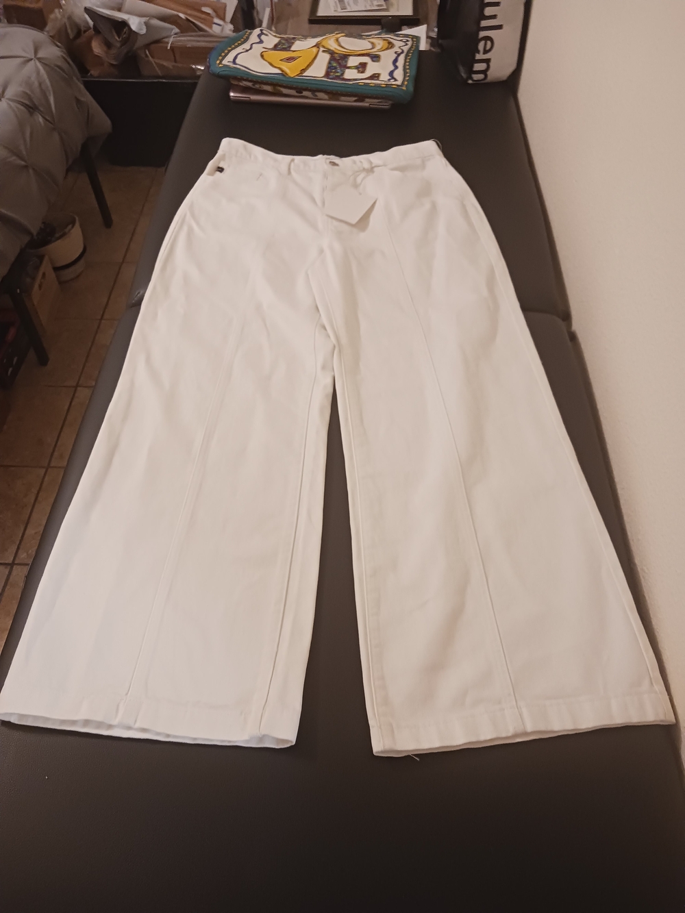 KanCan White Wide-Leg Flare Jeans Women's size 11/29 Minimalist